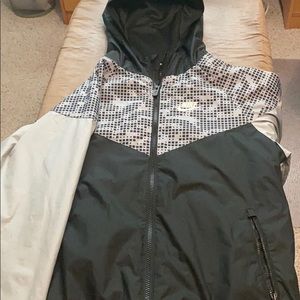 Nike Boys Windbreaker